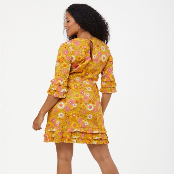 Joanie Clothing Retro Floral Dress with Pockets - Picture 4 of 12